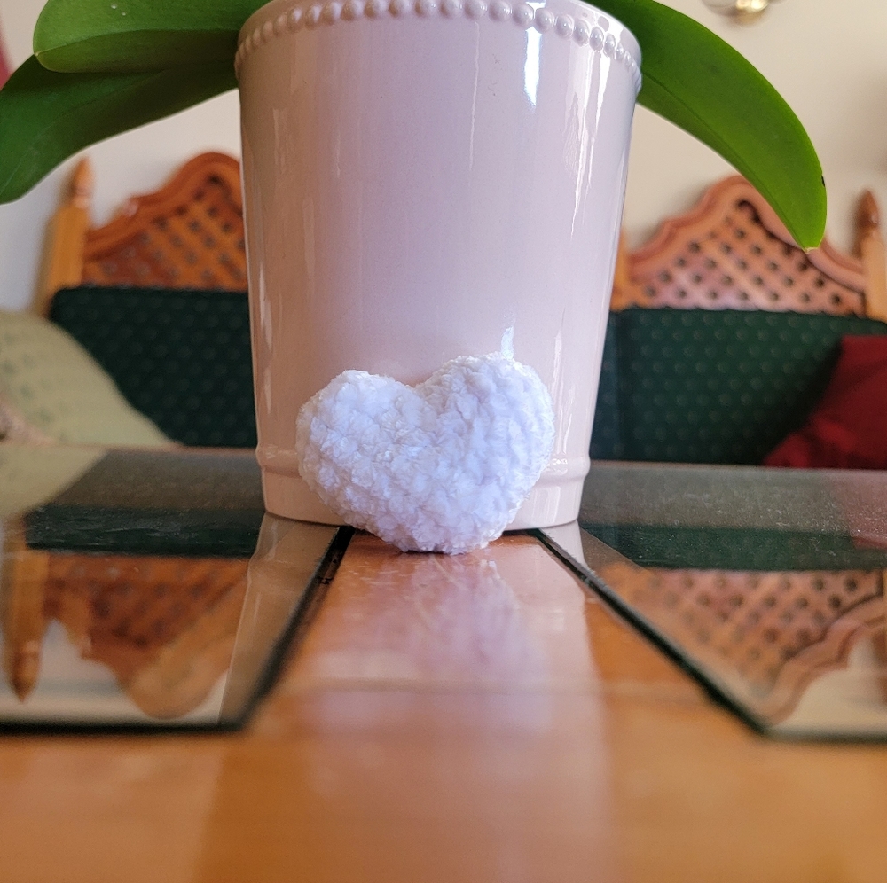 [ONE] White Handmade Crochet Heart, Cat Toy